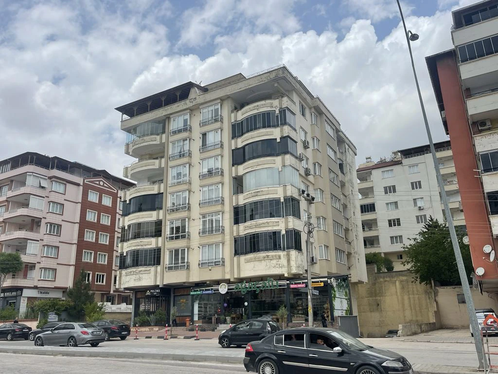 Photomatch çalışması öncesinde mevcut apartman cephe fotoğrafı